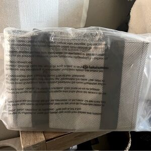 NEW Lululemon Two-Tone Canvas Tote Bag Anchor/Light Ivory/Black 4.5L